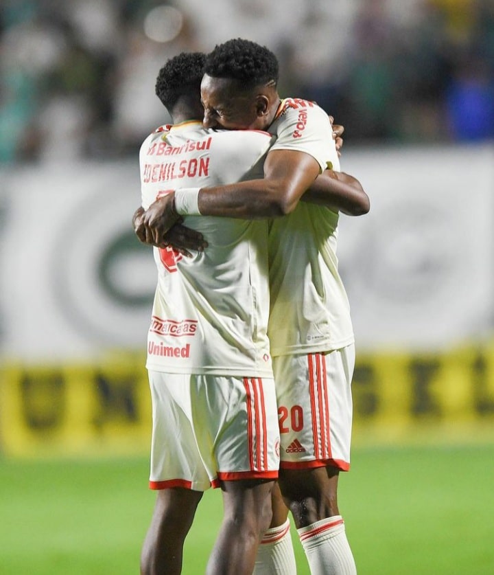 Internacional vence Goiás e se mantém entre os quatro melhores