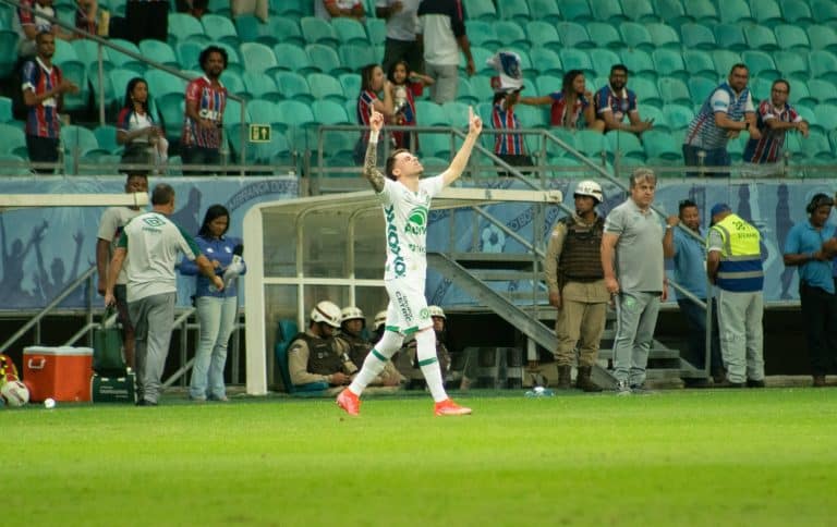 Com gol relâmpago, Chapecoense vence Bahia em Salvador
