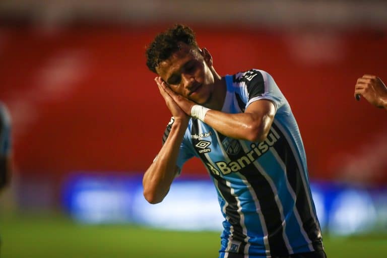 Grêmio bate Náutico e comemora retorno à Série A