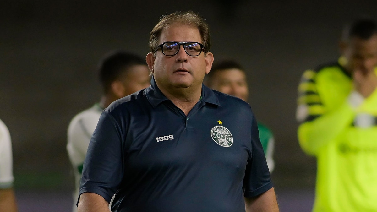 Após eliminação na Copa do Brasil, Coritiba define o futuro de Guto Ferreira