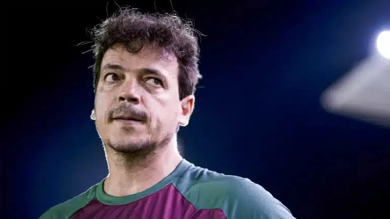 CRB contrata queridinho de Fernando Diniz no Fluminense