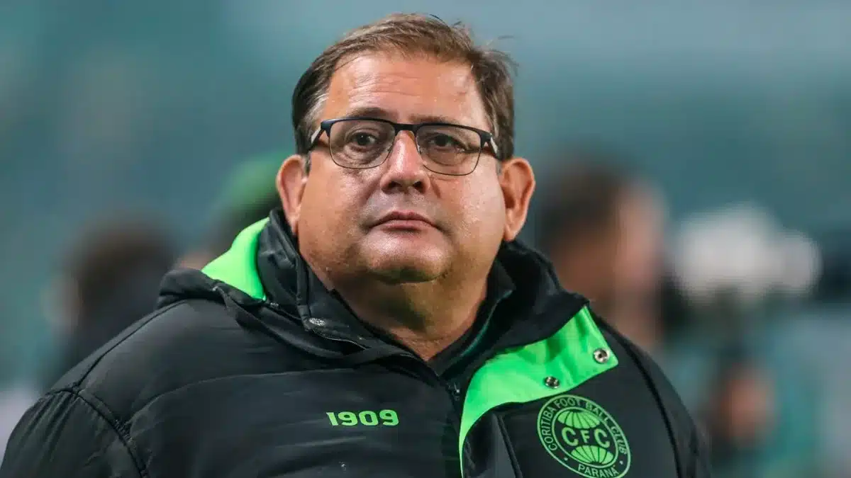 Eliminação do Coritiba: Guto pede desculpas e promete mudanças