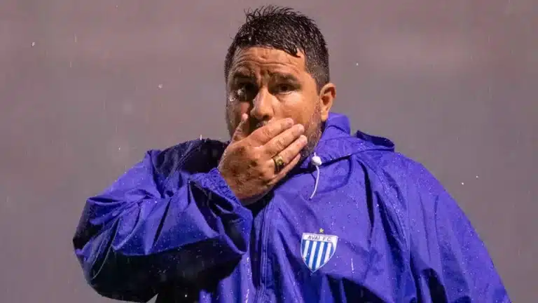 Após derrota na estreia, Barroca assume culpa no Avaí