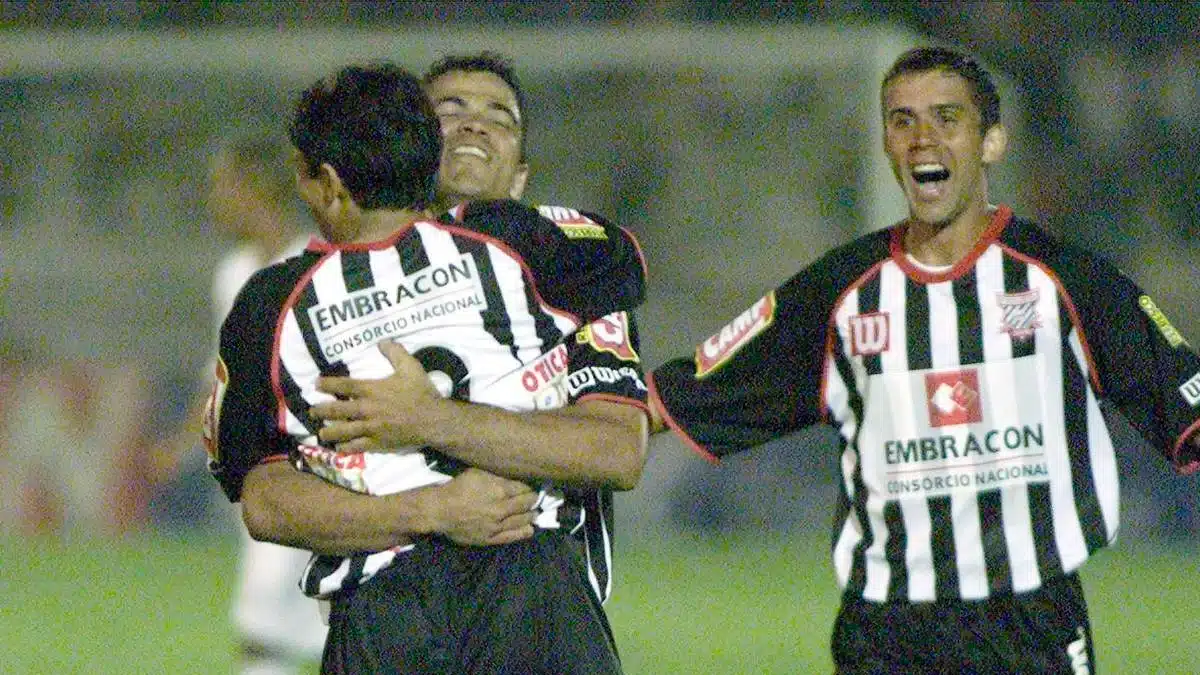 Mesmo rebaixado em 2007, o Paulista aplicou uma goleada histórica no Grêmio Barueri pela Série B. Foto: Reprodução